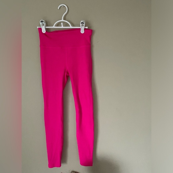 GAP Women's hot Pink ribbed Leggings size XS NWOT NEVER WORN. - Picture 4 of 5